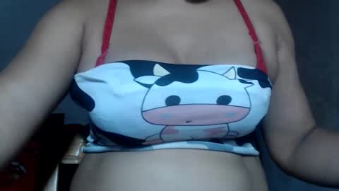 yummyyyumy online show from May 21, 10:05 pm