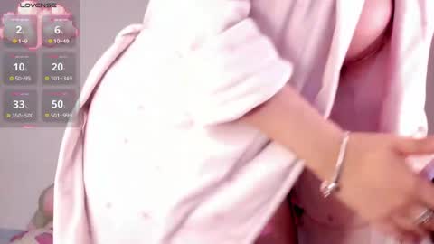 yunahott_ online show from May 25, 6:19 am