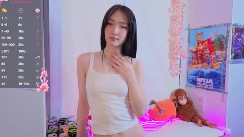 yung_leana online show from March 12, 5:38 pm