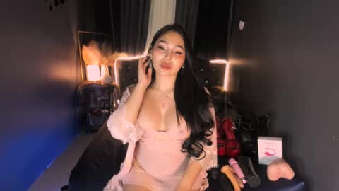 Snapshot of yuriefoster chatting on February 13, 12:32 pm Yurie online show from February 13, 12:32 pm