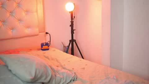 Snapshot of yuyi_cam chatting on September 22, 3:43 am Yuyi Cam online show from September 22, 3:43 am