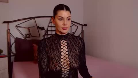 I V Y   online show from April 3, 7:54 pm