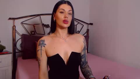 I V Y   online show from March 23, 8:25 pm