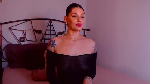 I V Y   online show from January 8, 11:32 pm