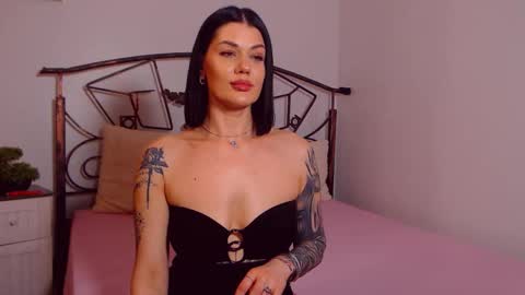 I V Y   online show from March 2, 9:43 pm