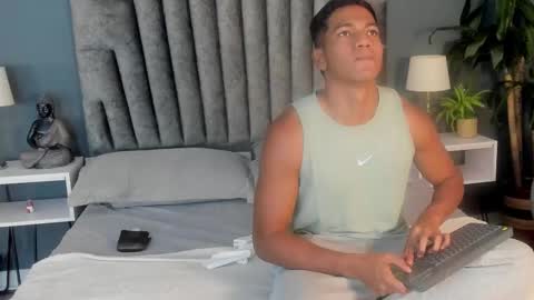 zac online show from October 21, 3:33 am