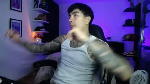zac_muller1 online show from June 30, 1:16 am
