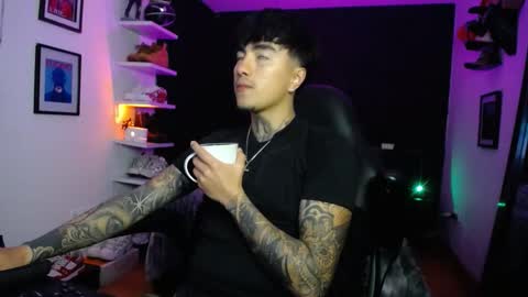 zac_muller1 online show from December 14, 11:33 pm