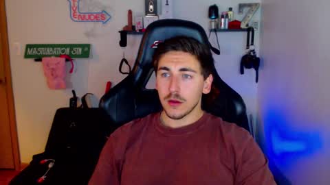 Snapshot of zach_rhyder chatting on February 7, 3:24 am Zach Rhyder online show from February 7, 3:24 am