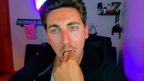 Snapshot of zach_rhyder chatting on September 12, 2:02 am Zach Rhyder online show from September 12, 2:02 am