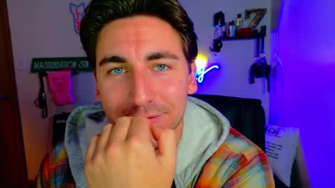 Zach Rhyder online show from November 28, 6:04 pm