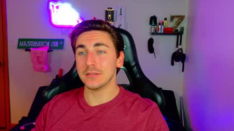 Snapshot of zach_rhyder chatting on March 10, 12:39 am Zach Rhyder online show from March 10, 12:39 am