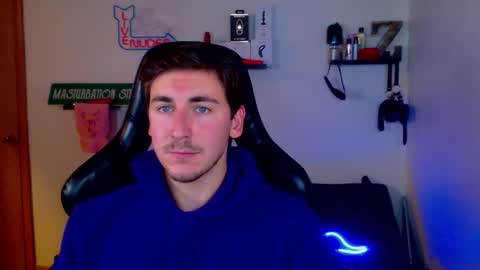 Snapshot of zach_rhyder chatting on February 25, 3:20 am Zach Rhyder online show from February 25, 3:20 am