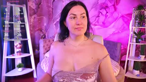 Zafiramoonn online show from March 10, 6:51 am