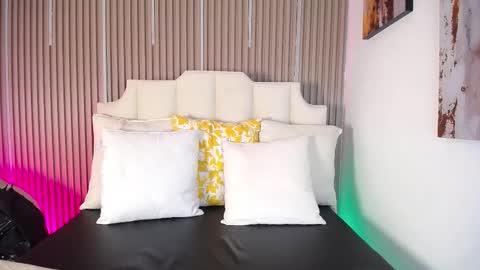 Zafiro online show from March 18, 5:46 am