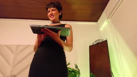 Snapshot of zafiro_gem_ chatting on September 15, 9:05 pm Karina online show from September 15, 9:05 pm
