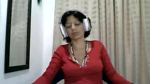 Zafiro online show from February 3, 4:44 pm