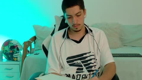 Zahir Raw online show from April 18, 9:26 pm