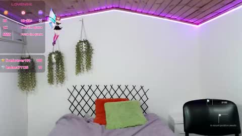 Laura online show from September 17, 10:24 pm