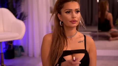 Zaira online show from November 15, 6:04 am