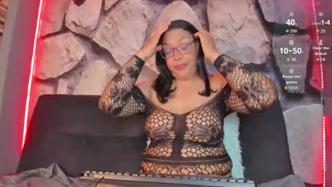 Danna online show from November 11, 11:45 am