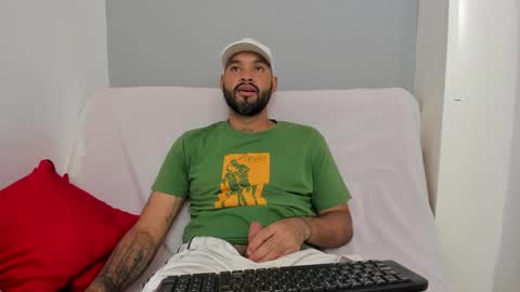 Snapshot of zane_cross chatting on September 8, 6:40 pm zane_cross online show from September 8, 6:40 pm