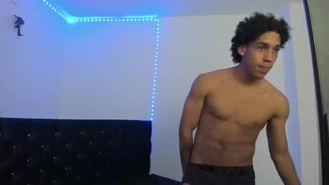 zanxley_ online show from February 18, 7:41 pm