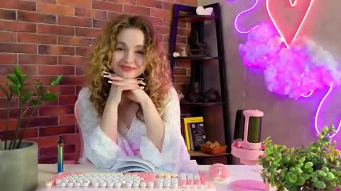 zarabloom online show from October 6, 9:32 pm