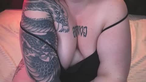 Lola online show from November 9, 9:17 pm