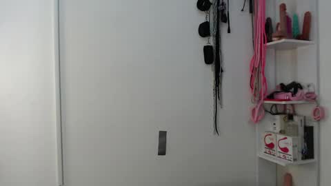 zarek_nyx online show from May 9, 11:44 pm