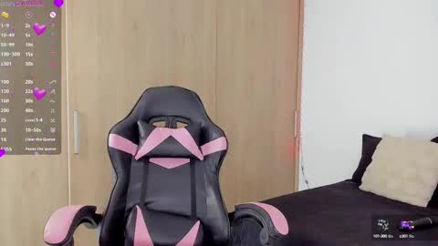 Mia online show from September 29, 1:59 am