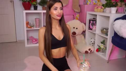 zariavera online show from November 1, 7:24 pm