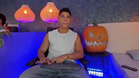 Snapshot of zayne_cross chatting on October 21, 5:34 am Zayn Cross online show from October 21, 5:34 am