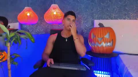 Snapshot of zayne_cross chatting on October 20, 5:12 am Zayn Cross online show from October 20, 5:12 am