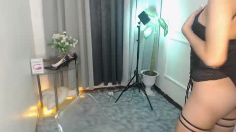 zelainalovetocum online show from February 28, 6:09 pm