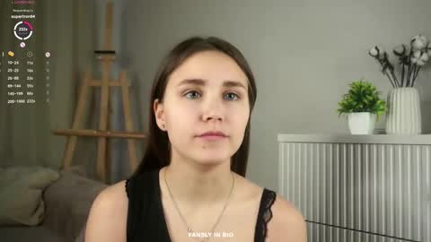 Emilia online show from October 18, 1:21 am