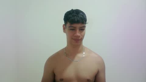 zeus_183 online show from October 3, 12:42 am