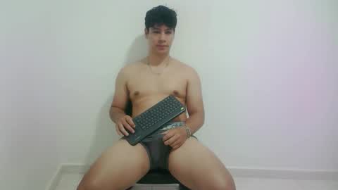 zeus_183 online show from March 5, 3:04 am