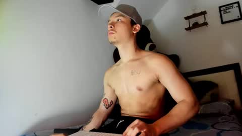 zeus online show from October 31, 7:36 pm