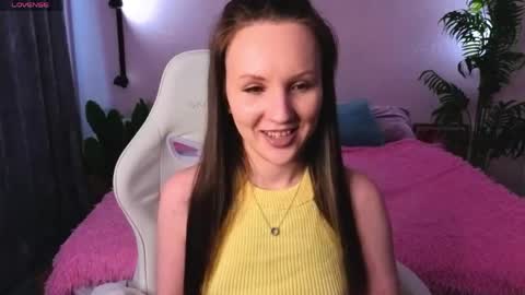 Zlata  Mon Tue Thu Fri Sun Sa GMT 3 0000pm - 0600pm  online show from April 22, 9:27 am