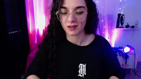 Snapshot of zoe_0111 chatting on January 20, 5:27 pm zoe_0111 online show from January 20, 5:27 pm