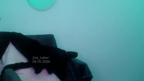 zoe__baker online show from May 8, 5:07 pm