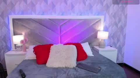 zoe_banks_ online show from February 22, 3:23 am