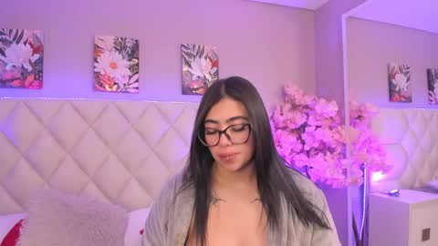 zoe_banks_ online show from September 20, 12:52 pm