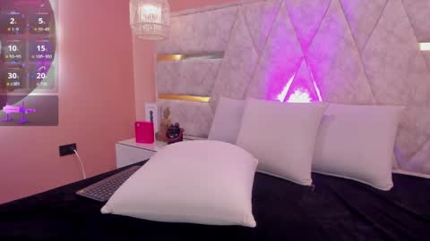zoe_blosson online show from June 9, 2:44 am