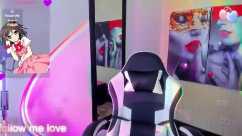 Z O E online show from November 12, 11:40 pm