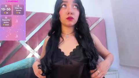 zoe_evaanss_ online show from June 26, 7:08 pm