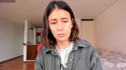 ZOE online show from December 5, 9:33 pm