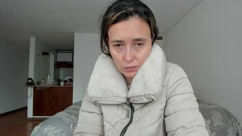 ZOE online show from April 29, 9:19 pm