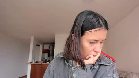 ZOE online show from February 9, 8:13 pm